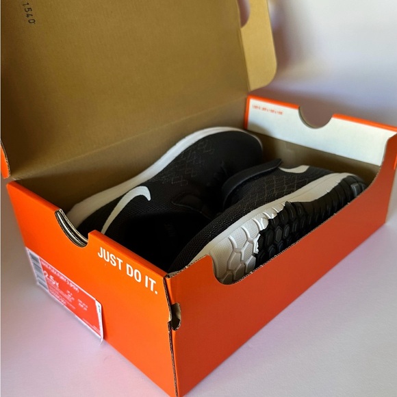 NIKE FLEX FURY 2 (PSV) - BRAND NEW - Picture 5 of 6